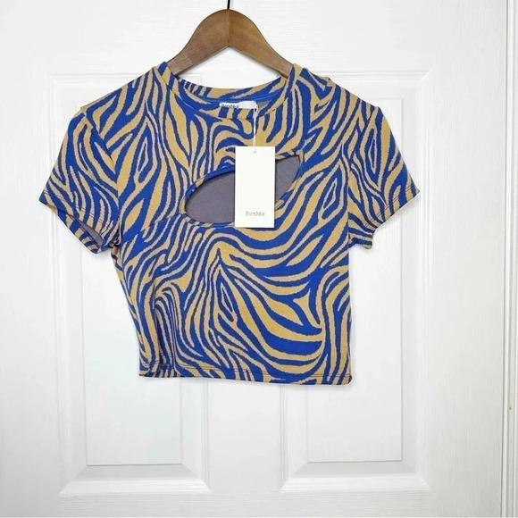 BERSHKA Zebra Blue Tan Short Sleeve Crop Top Front Slit Size Large - Picture 2 of 8